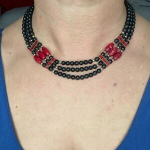Vintage 3 strand necklace in choker length, real agate and onyx with gold, EUC